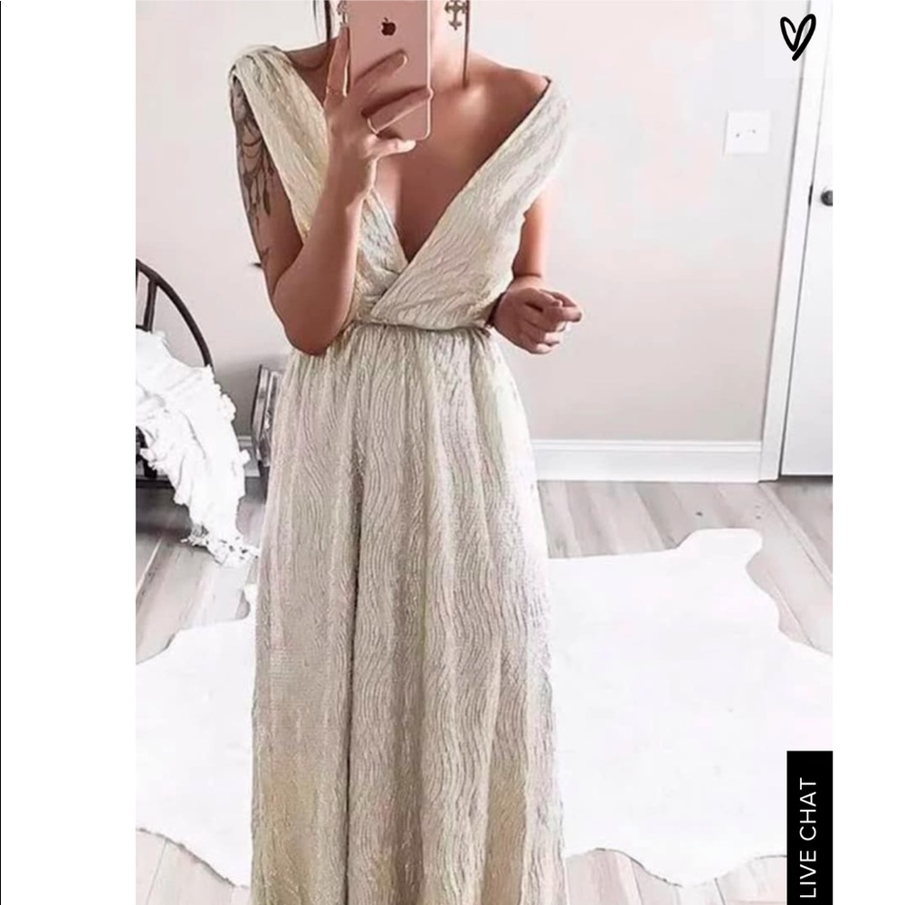 Lulus all that shimmers is gold maxi dress XS NWT